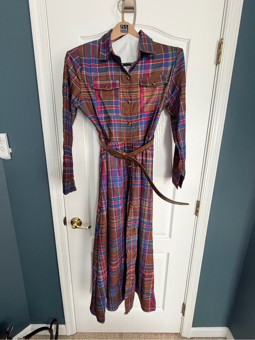 Long Plaid Shirt Dress in Brown with belt. Runs small this is actually an XL - Picture 3 of 4